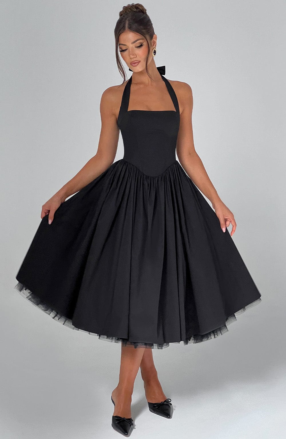 Elegantní midi šaty na ramínka pro ženy