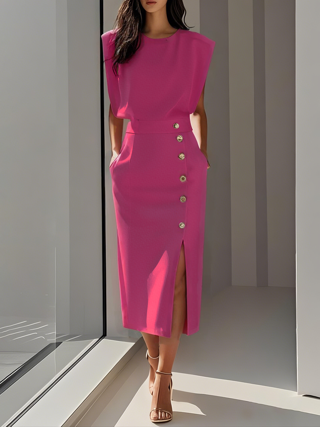 Elegantní midi šaty bez rukávů s dekorativními knoflíky