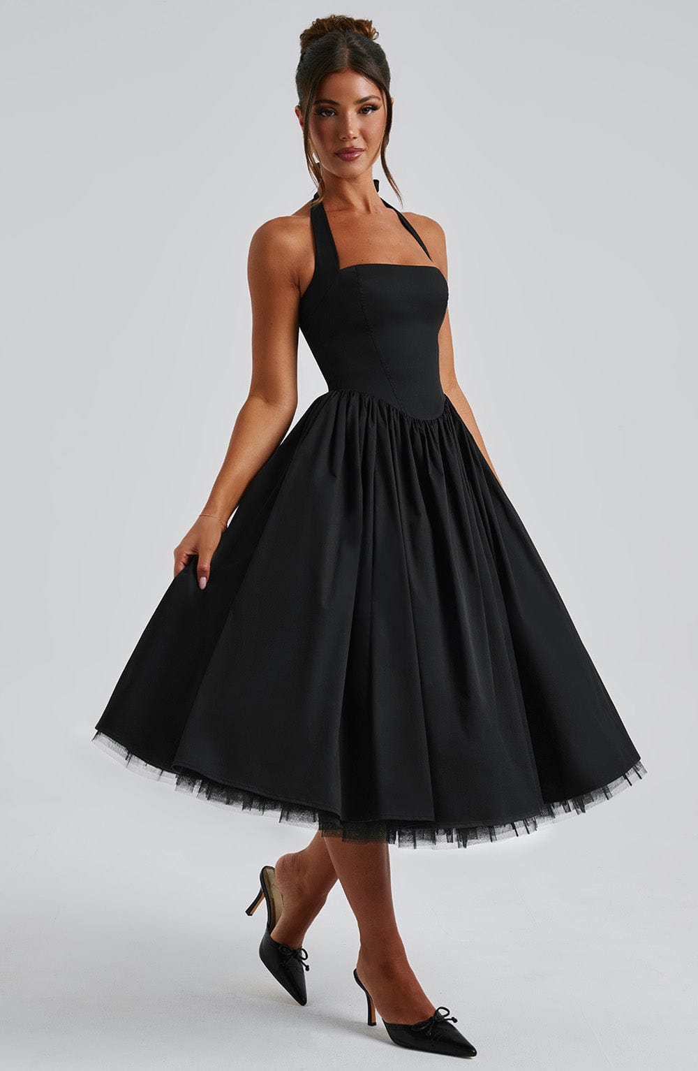 Elegantní midi šaty na ramínka pro ženy