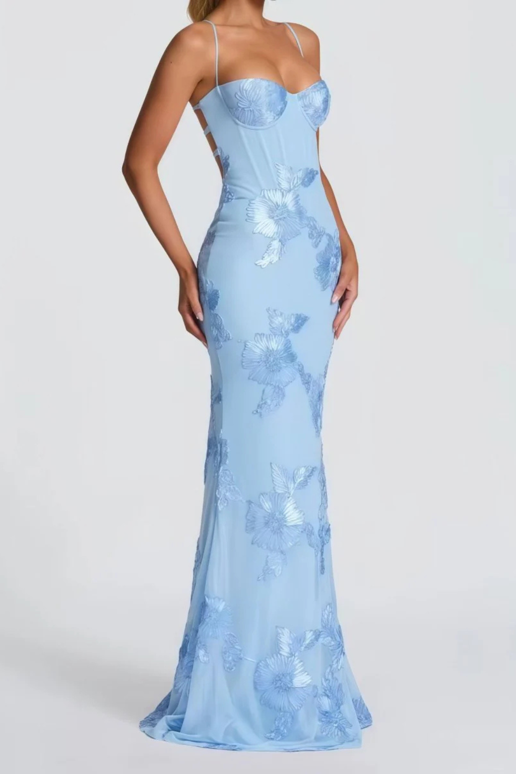 Robe Longue Femme Sirène à Bretelles Fines et Broderies Florales