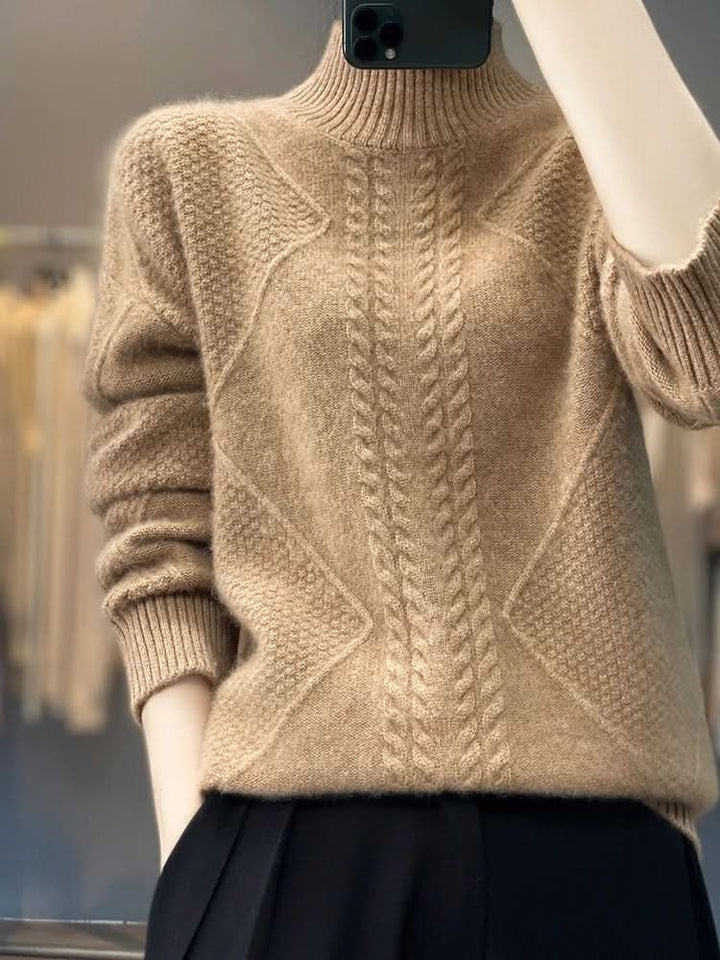 Maglione da donna a collo alto con motivo a trecce