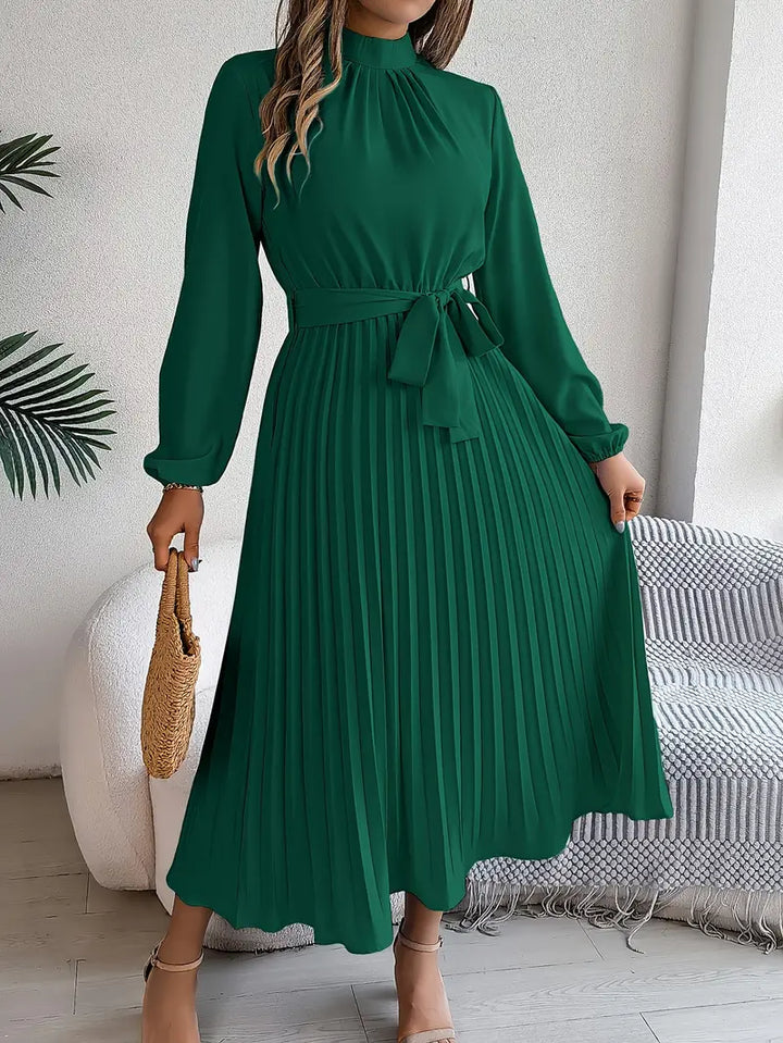 Vestito midi plissettato da donna con collo alto