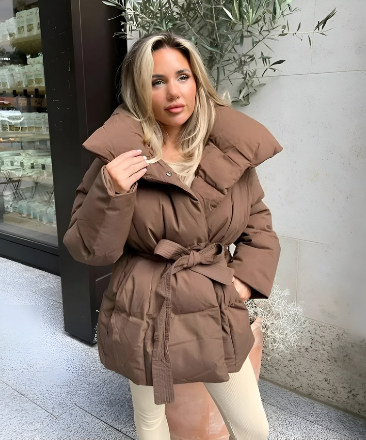 Piumino Cinturato: Calore Elegante & Silhouette Invernale