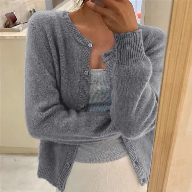 Cardigan da donna corto con bottoni e vestibilità aderente
