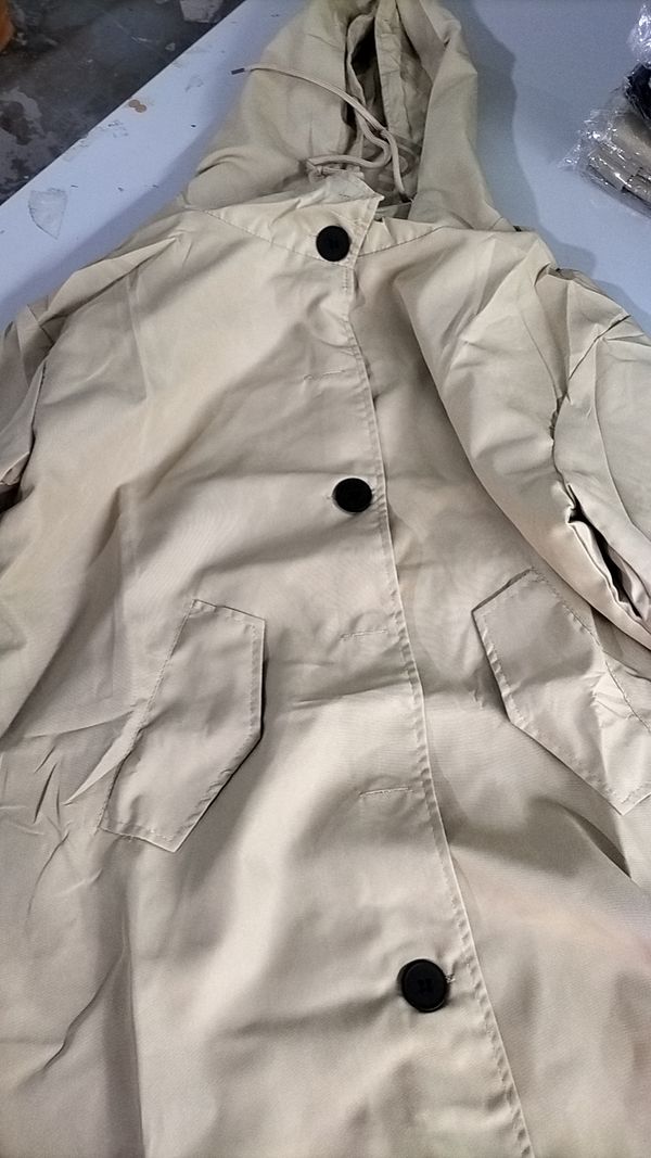Trench-coat femme long à capuche et fermeture boutonnée