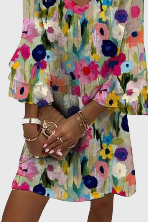 Robe Courte Femme Fleurie à Manches Évasées et Coupe Fluide