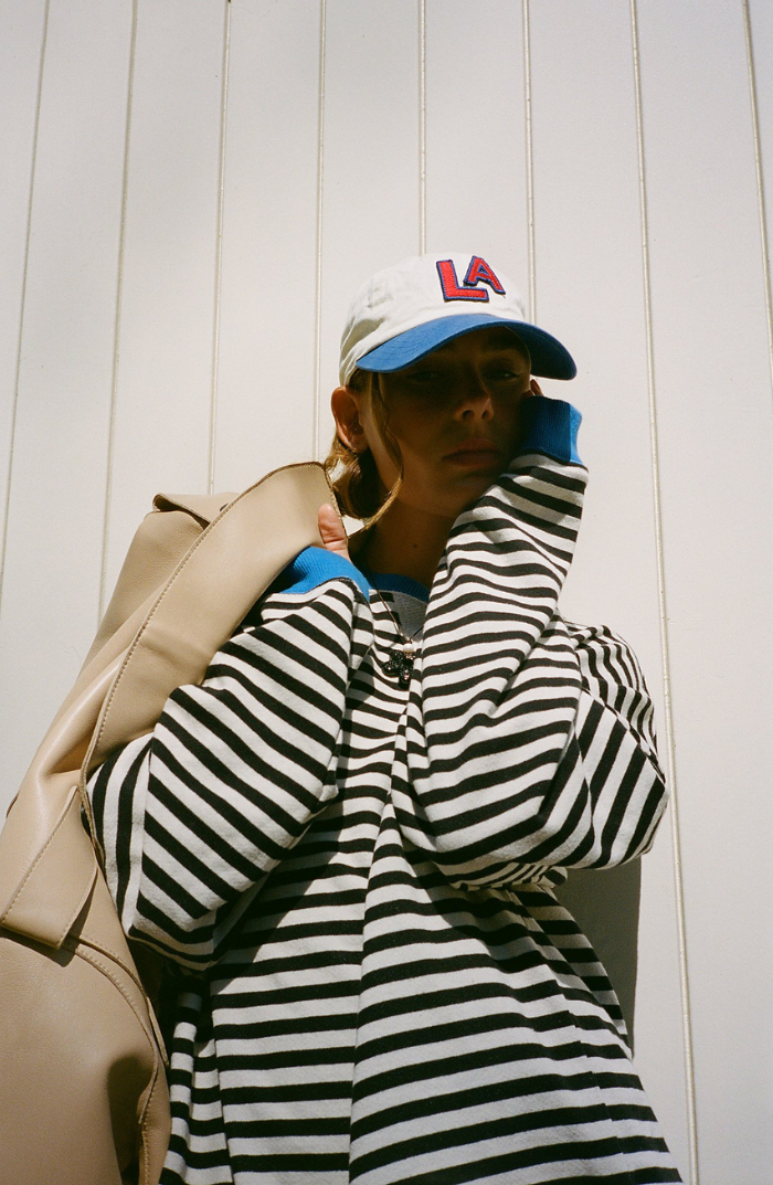 Felpa oversize a righe da donna con girocollo