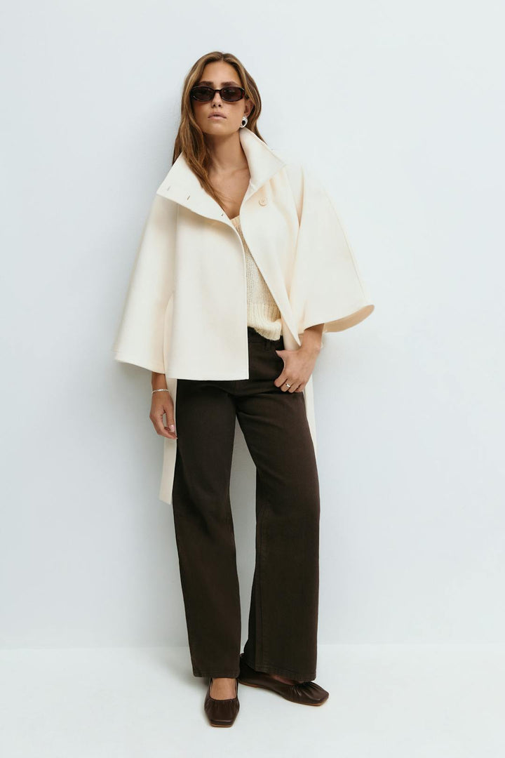 Cape Élégante Ceinturée pour Femme