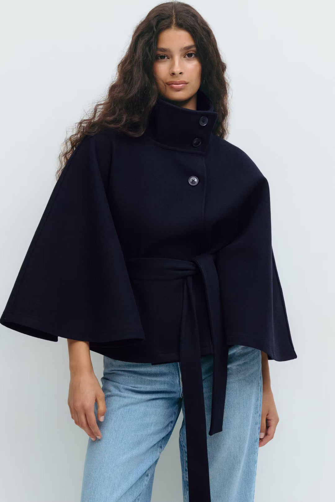 Cape Élégante Ceinturée pour Femme