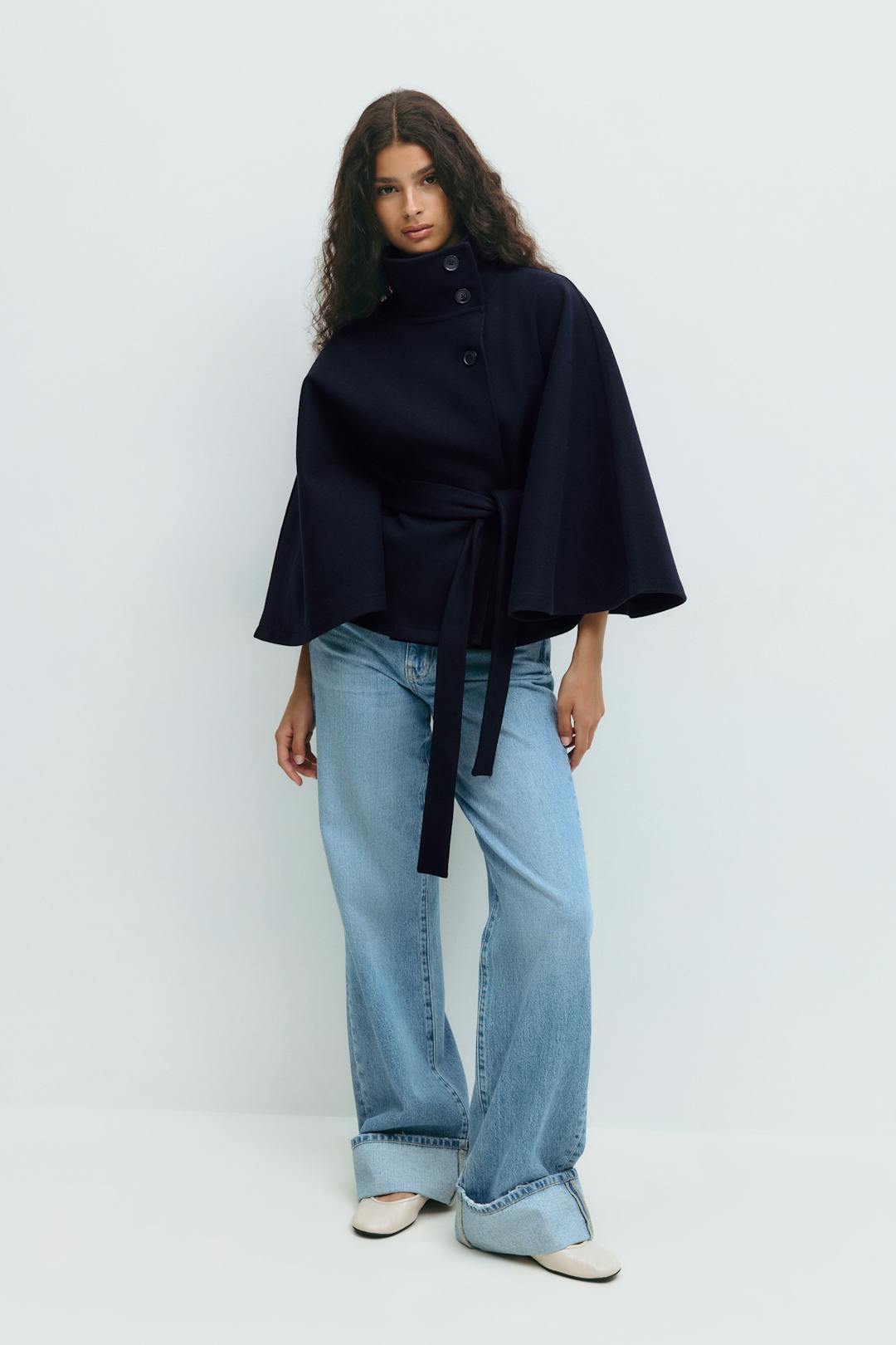 Cape Élégante Ceinturée pour Femme