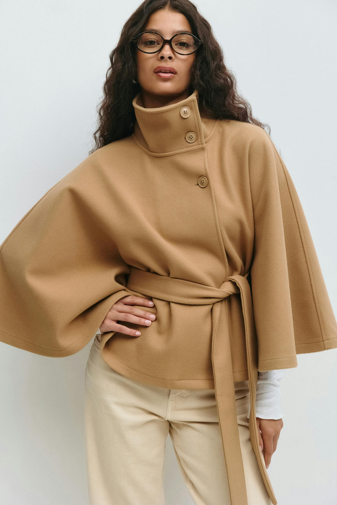 Cape Élégante Ceinturée pour Femme