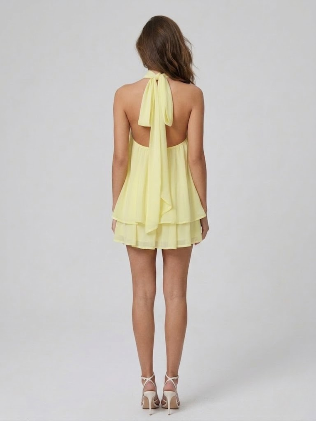 Robe courte femme dos nu col montant volants