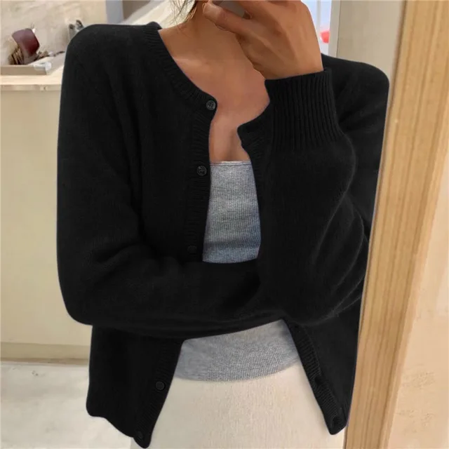 Cardigan da donna corto con bottoni e vestibilità aderente
