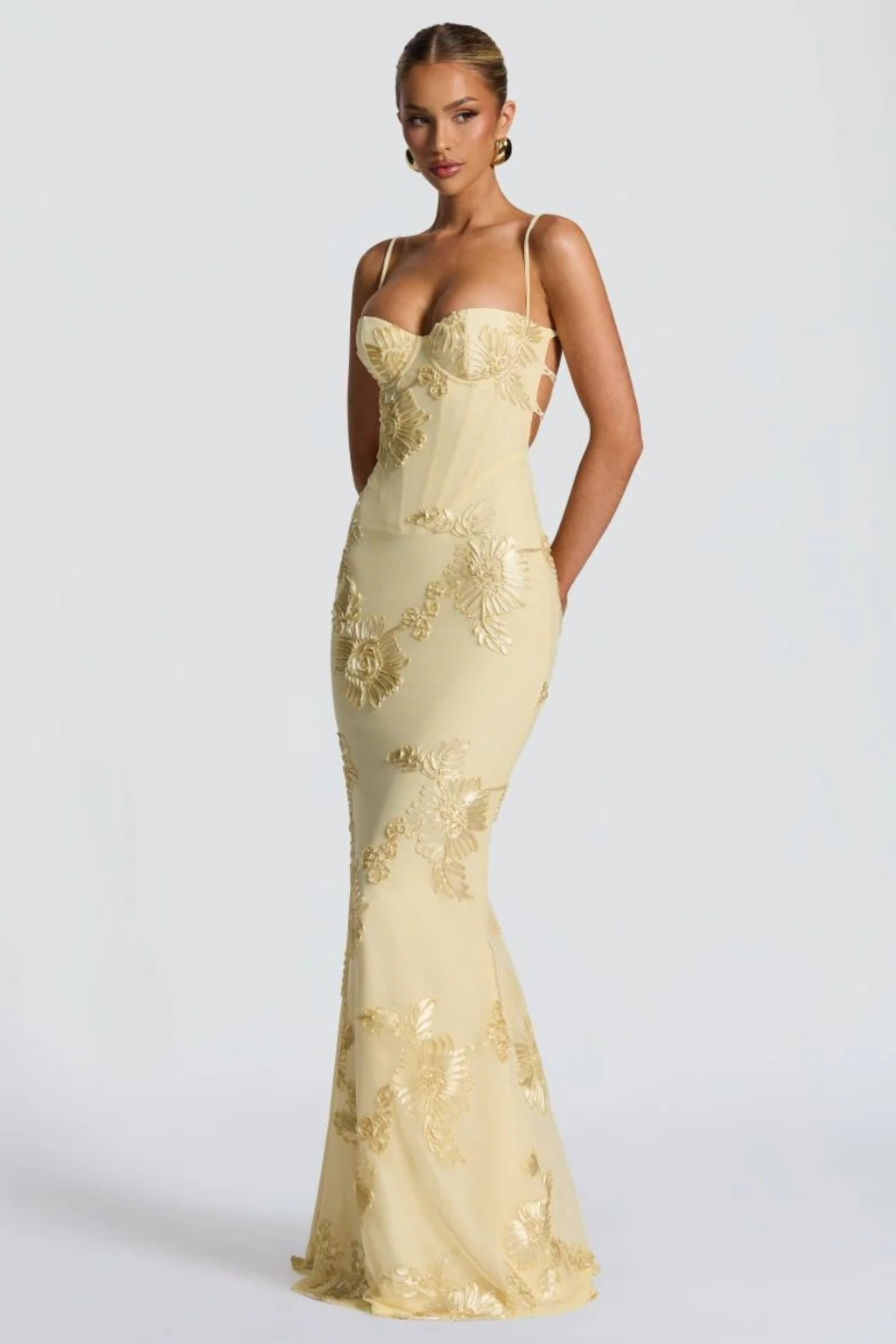 Robe Longue Femme Sirène à Bretelles Fines et Broderies Florales