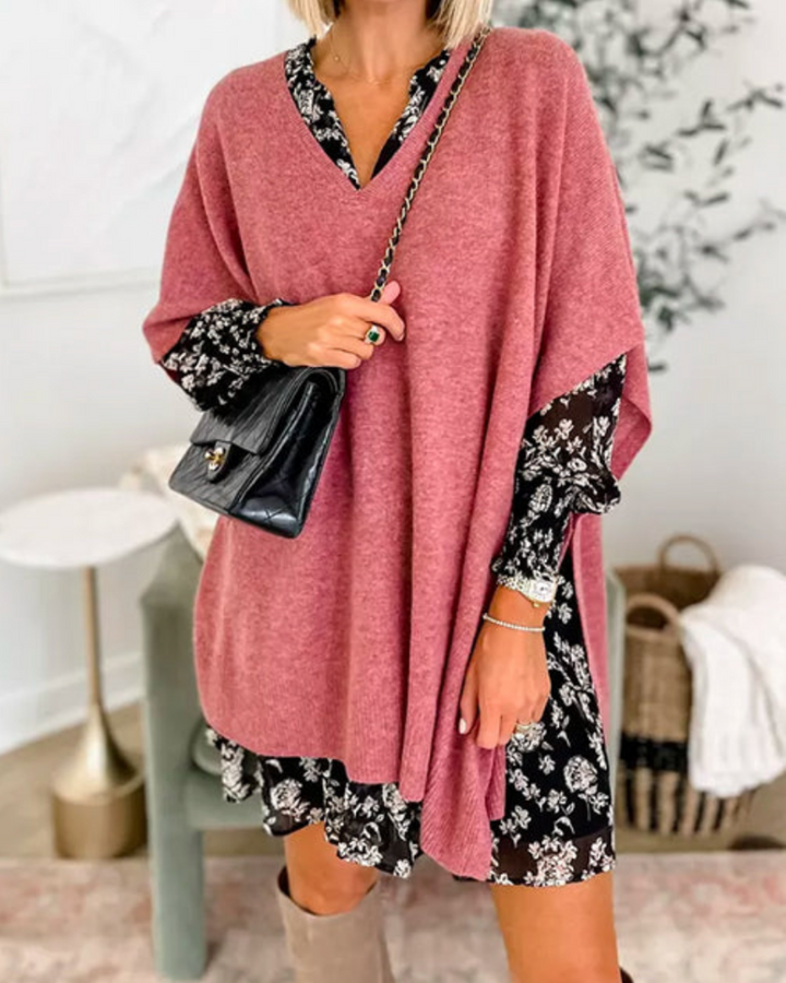 Maglione da donna ampio con scollo a V e taglio fluido