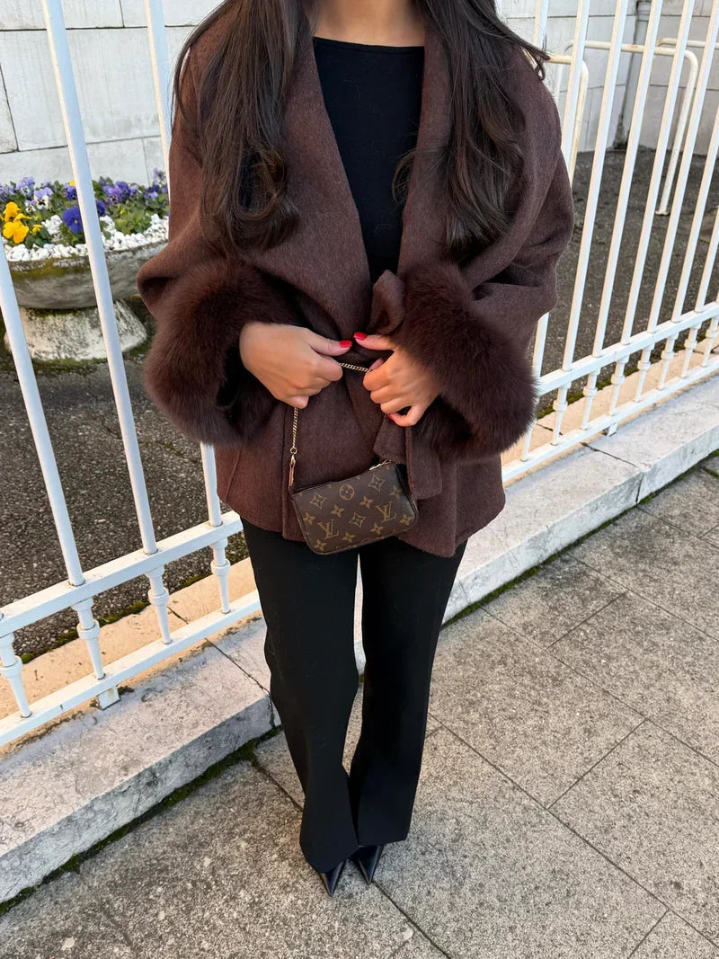 Cappotto da donna effetto cintura con maniche in pelliccia sintetica