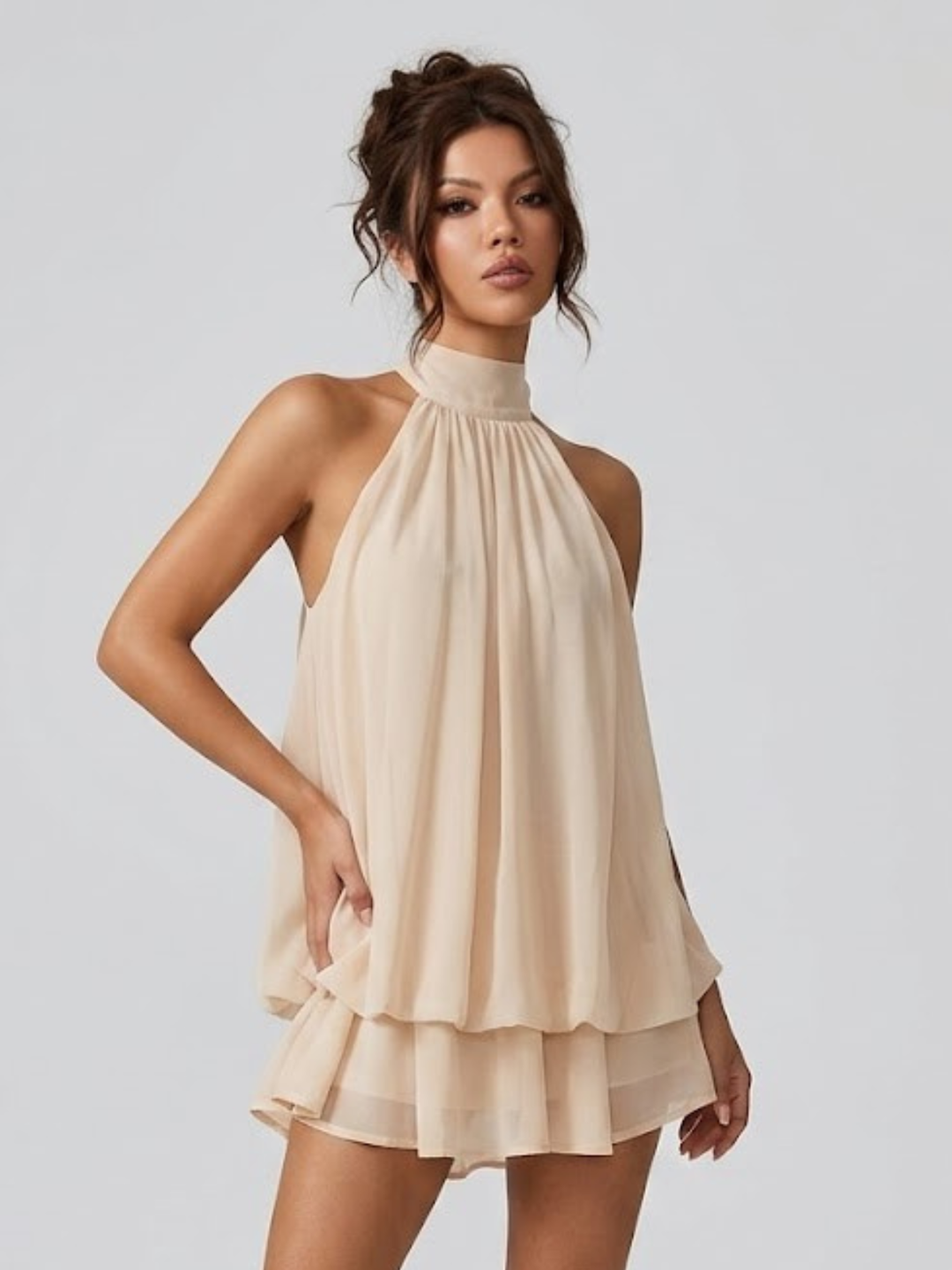 Robe courte femme dos nu col montant volants