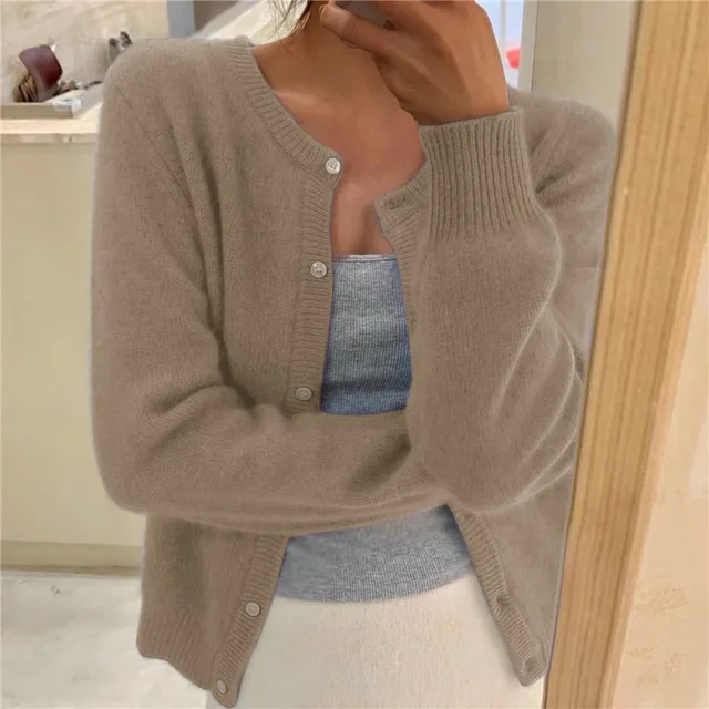 Cardigan da donna corto con bottoni e vestibilità aderente