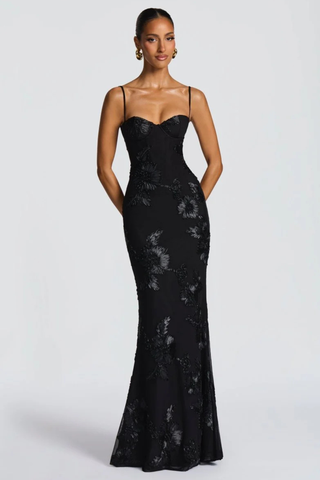 Robe Longue Femme Sirène à Bretelles Fines et Broderies Florales