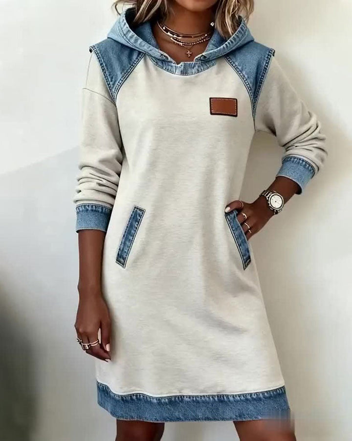 Dámské středně dlouhé džínové šaty s kapucí a kapsami