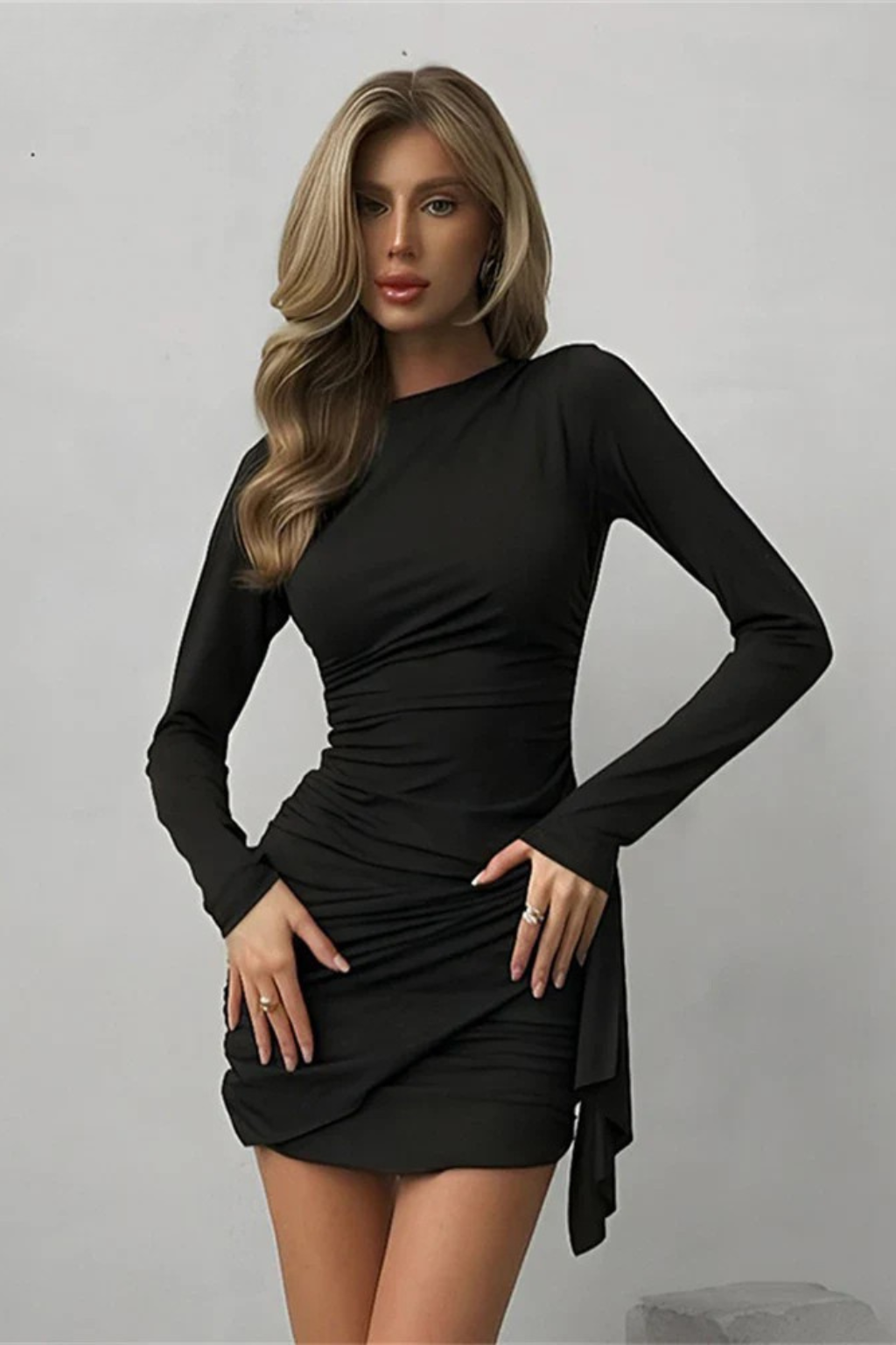 Robe Courte Femme Moulante à Fronces  Chic et Silhouette Sculptante