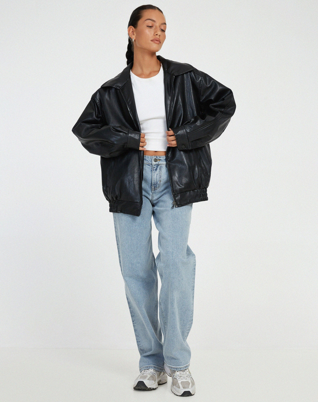 Chaqueta bomber oversize de cuero sintético para mujer