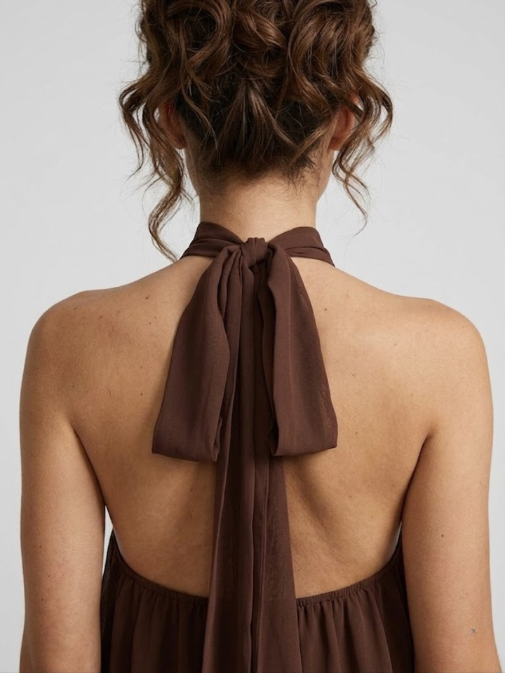 Robe courte femme dos nu col montant volants