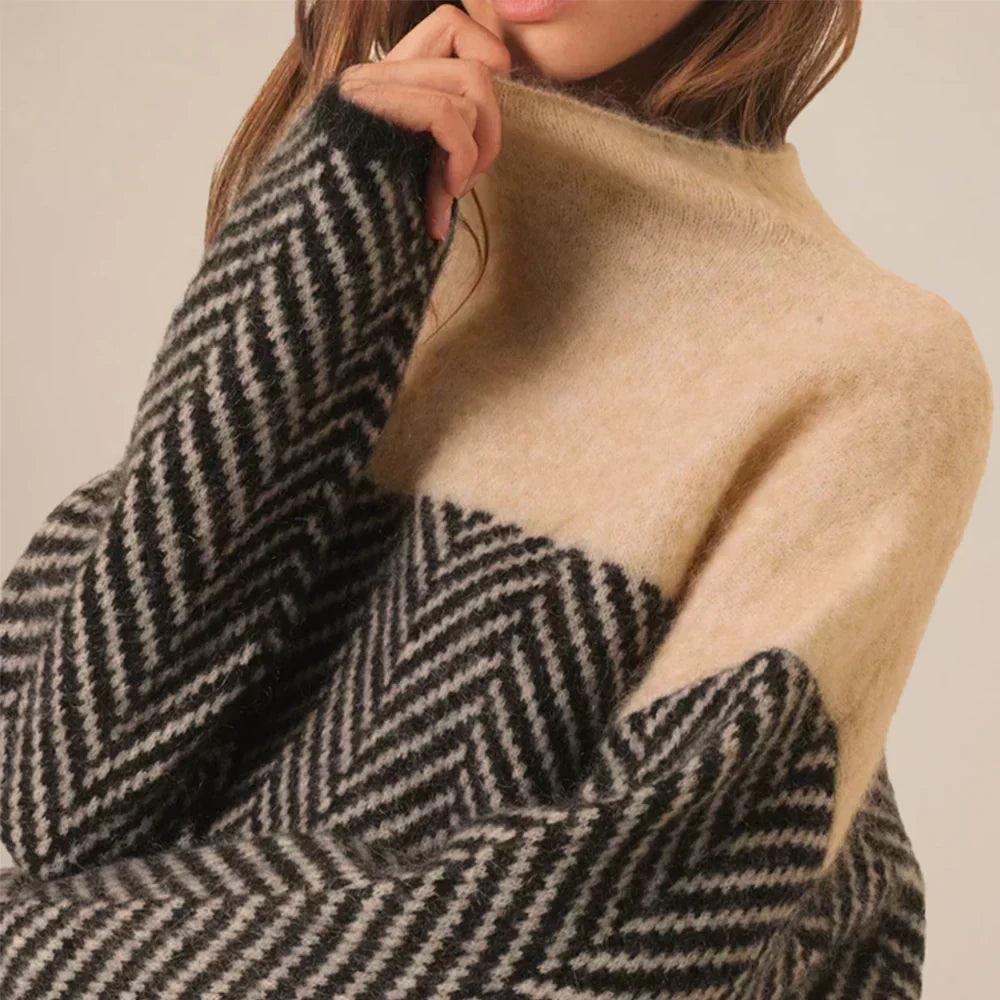 Maglione da donna a collo alto con motivo a contrasto