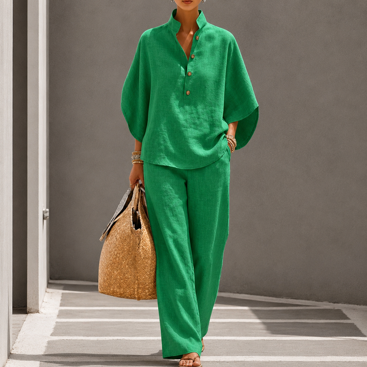 Completo da donna composto da 2 pezzi: camicetta e pantaloni fluidi