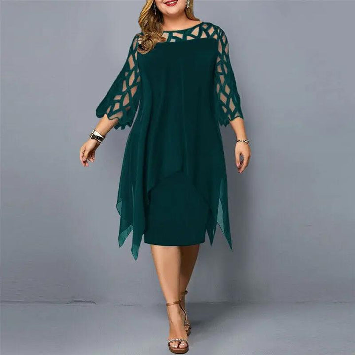 Vestito da donna in pizzo fluido con maniche 3/4 e orlo asimmetrico