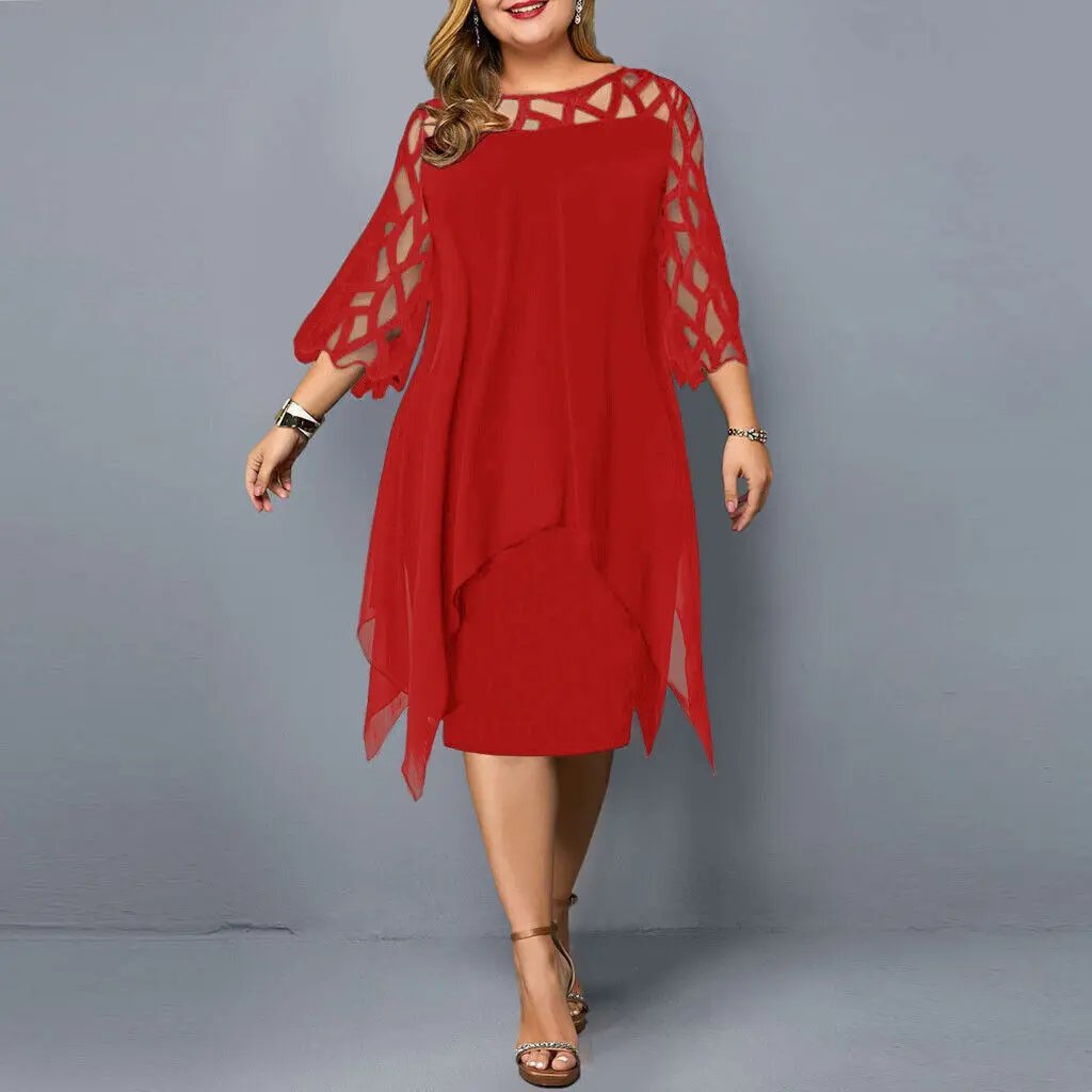 Vestito da donna in pizzo fluido con maniche 3/4 e orlo asimmetrico