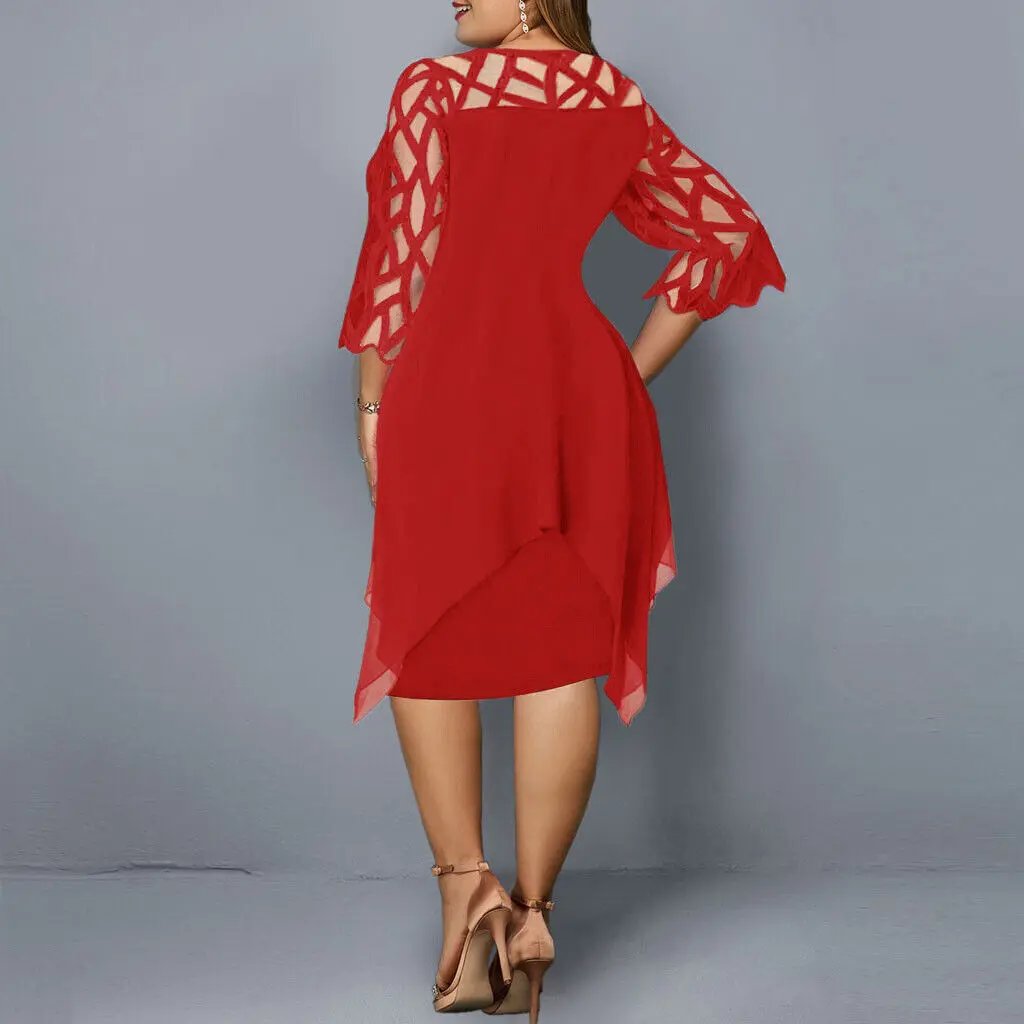 Vestito da donna in pizzo fluido con maniche 3/4 e orlo asimmetrico