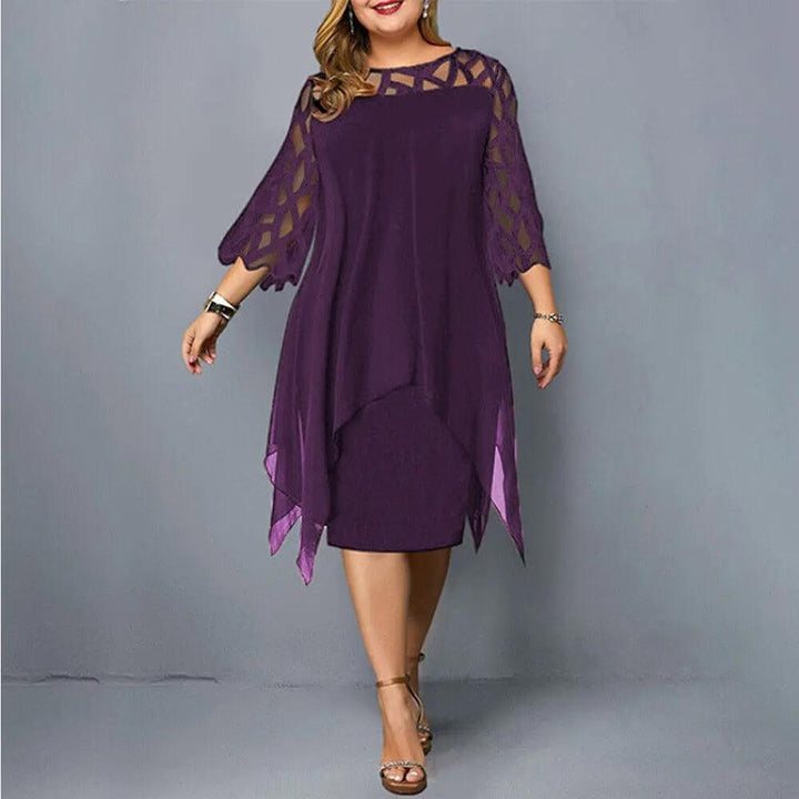 Vestito da donna in pizzo fluido con maniche 3/4 e orlo asimmetrico