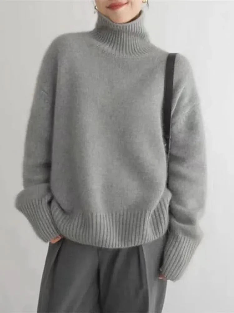 Maglione oversize da donna a collo alto e maniche lunghe