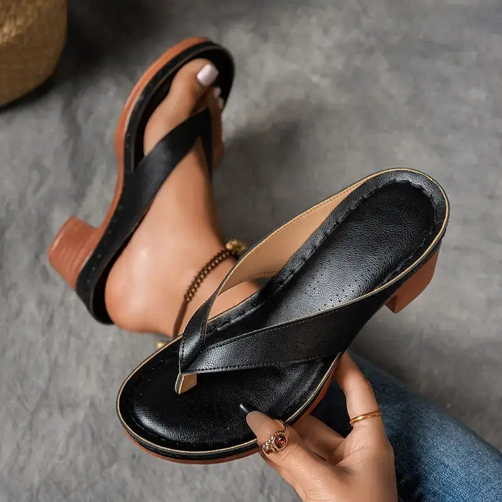Pohodlné sandály na platformě v ležérně elegantním stylu