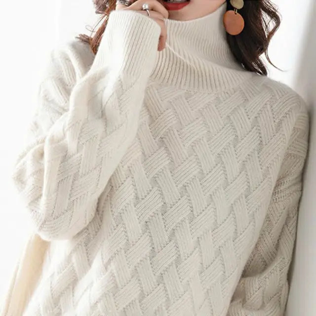 Maglione da donna a collo alto con motivo intrecciato