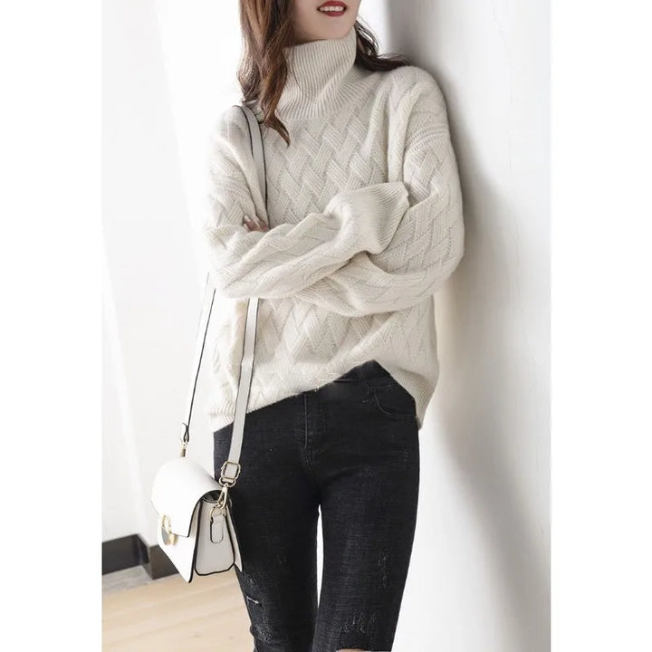 Maglione da donna a collo alto con motivo intrecciato