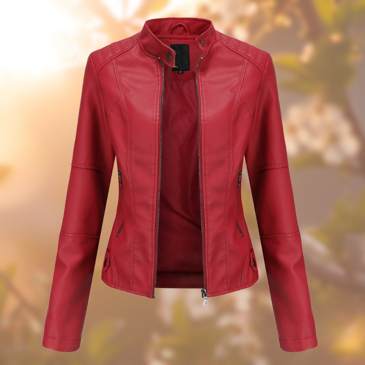 Chaqueta ajustada de cuero sintético roja: Elegancia audaz