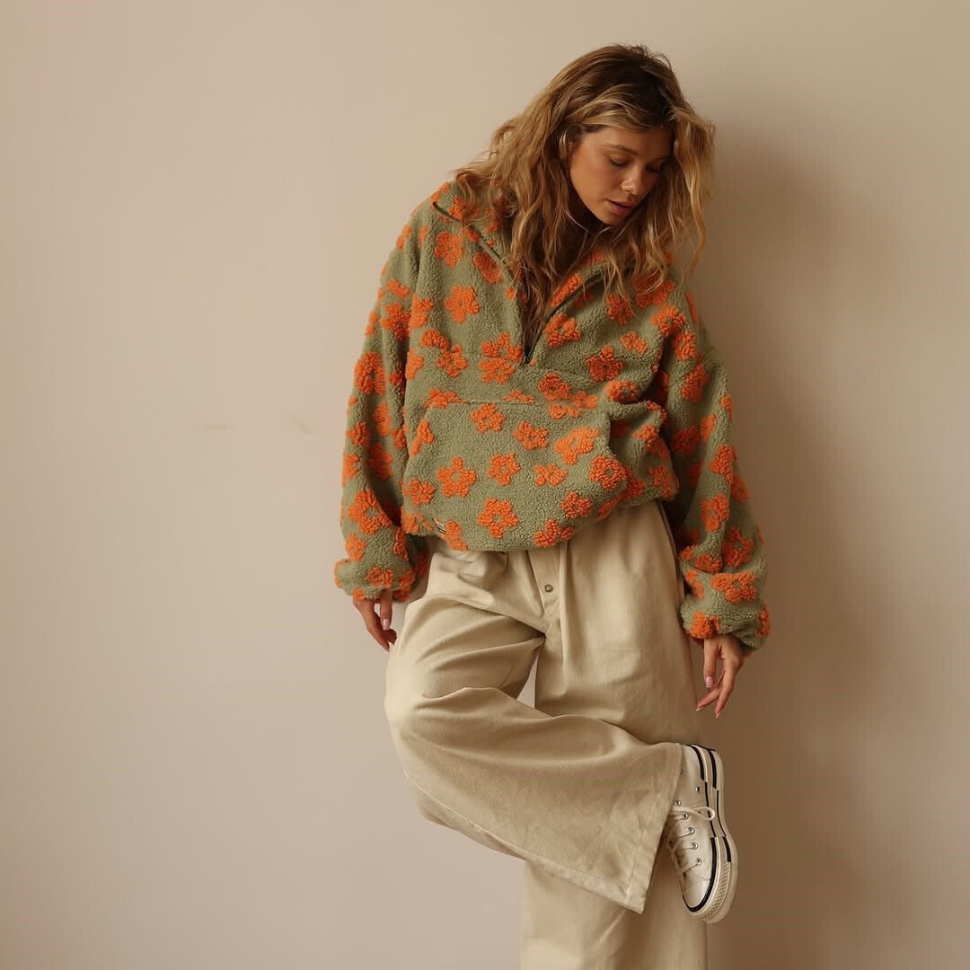 Giacca in pile teddy da donna con motivo floreale
