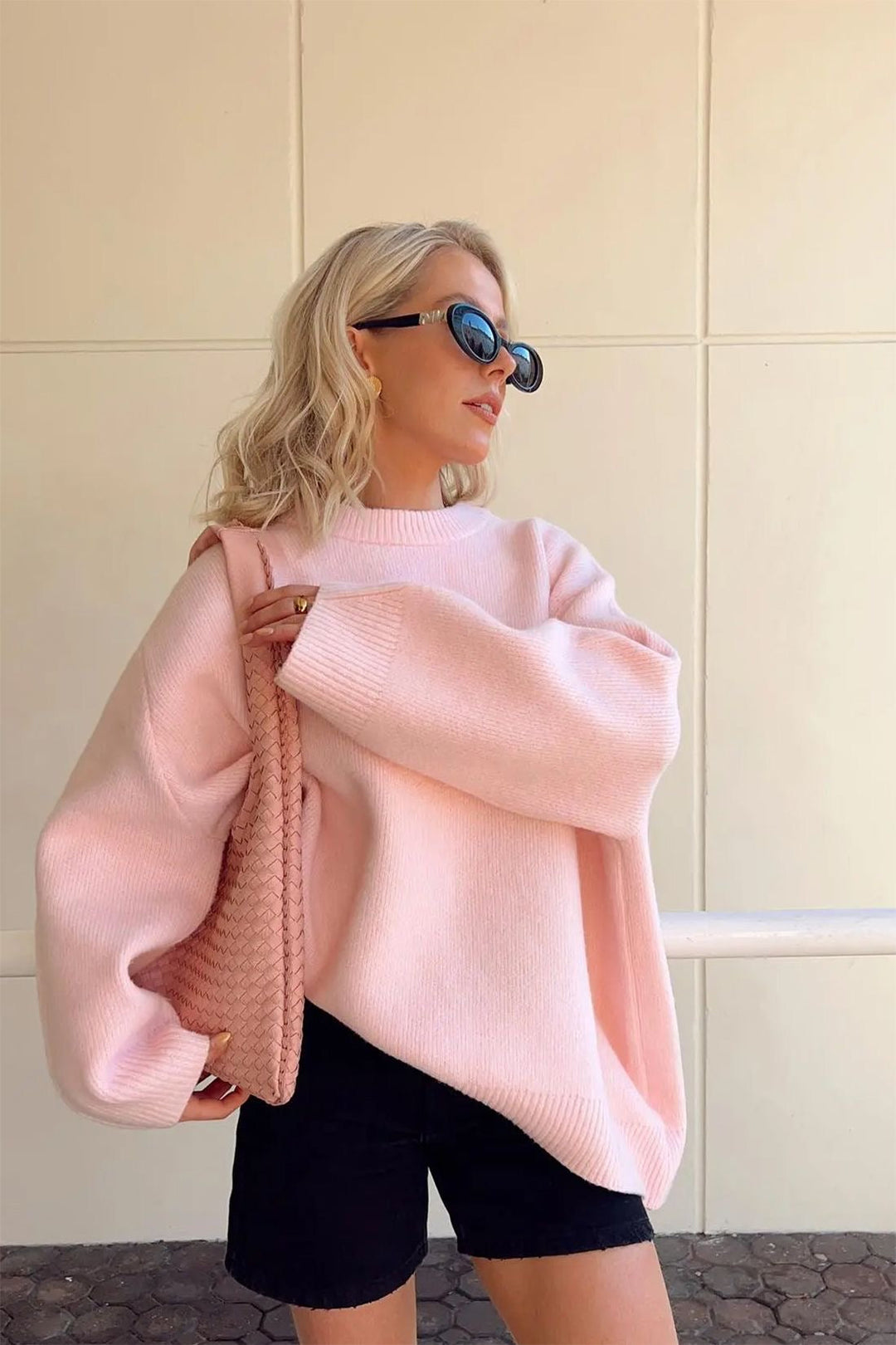 Dámský měkký oversize svetr: elegantní a uvolněné pohodlí