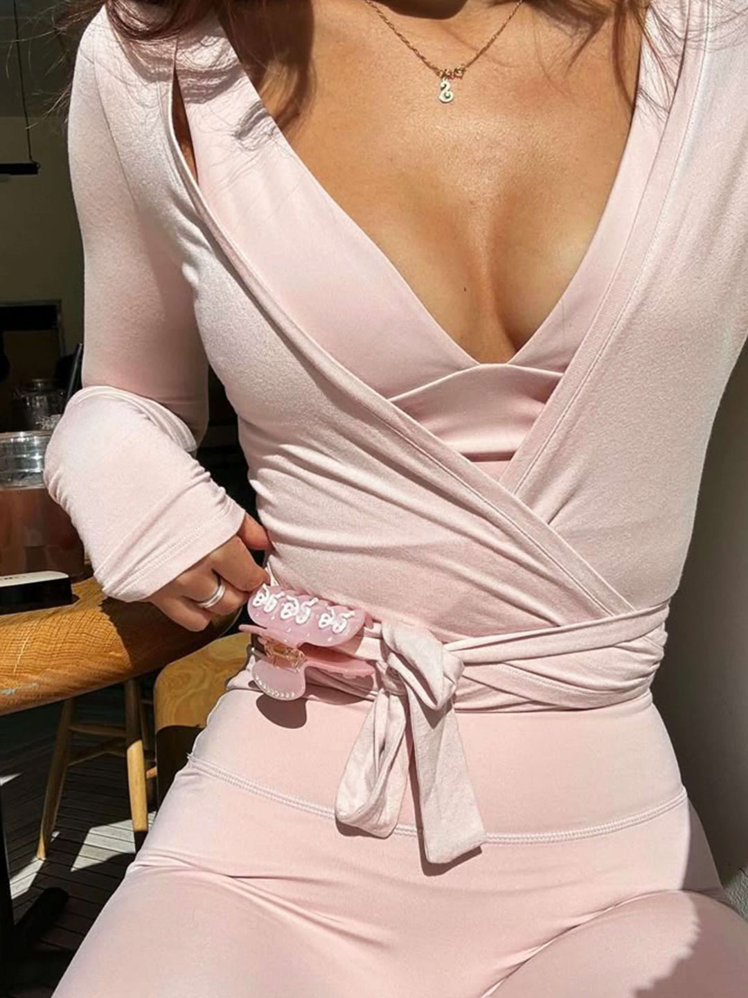 Elegantní zavinovací Pilates top