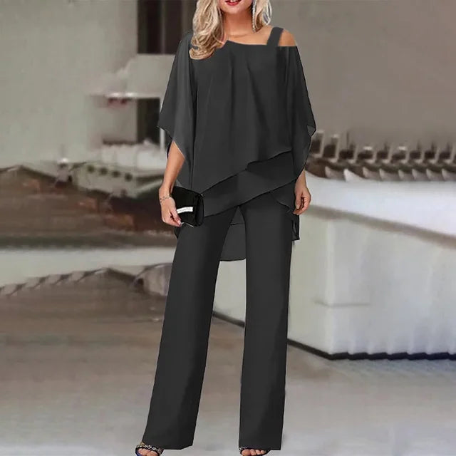 Conjunto de mujer con top de hombros descubiertos y pantalón ancho