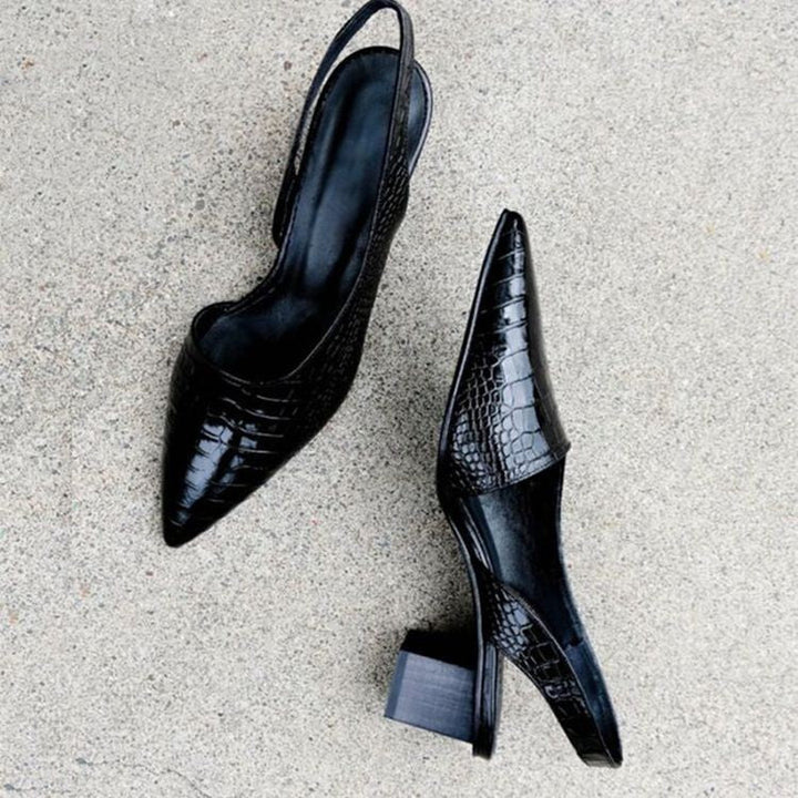 Slingback lodičky s špičatou špičkou a nízkým podpatkem