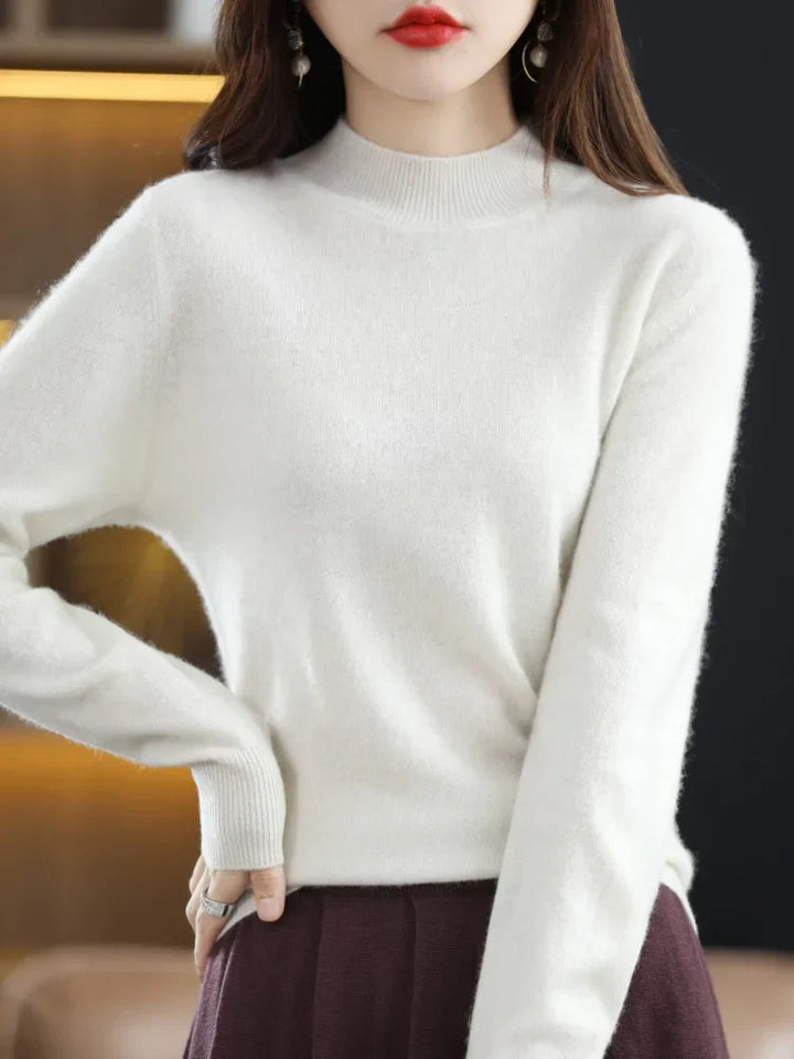 Maglione da donna a collo alto e vestibilità aderente