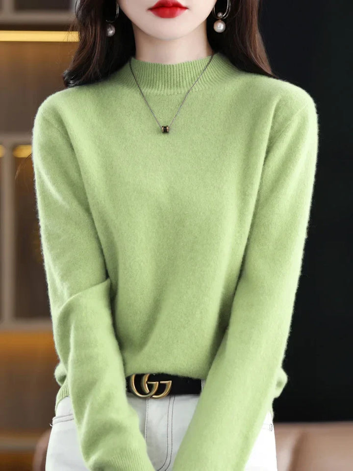 Maglione da donna a collo alto e vestibilità aderente