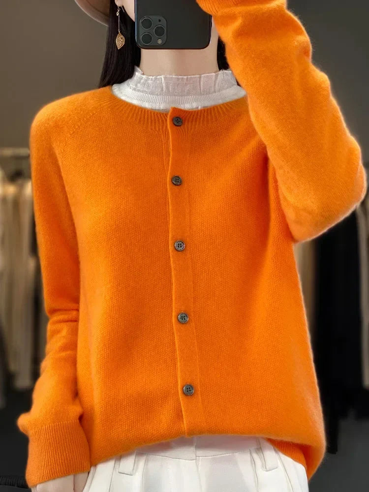 Cardigan da donna con bottoni in maglia morbida