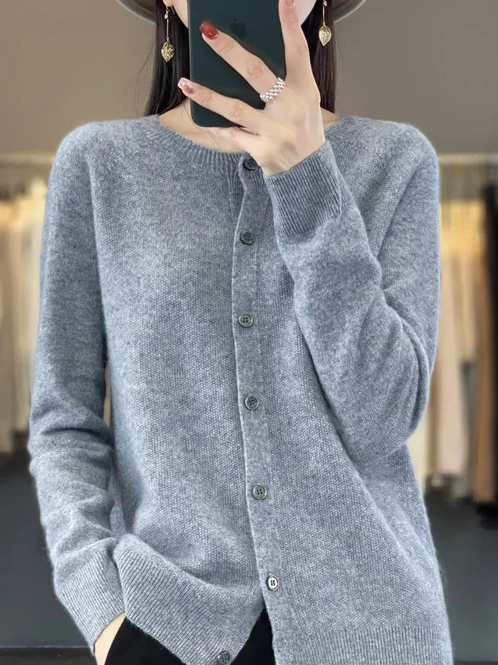 Cardigan da donna con bottoni in maglia morbida