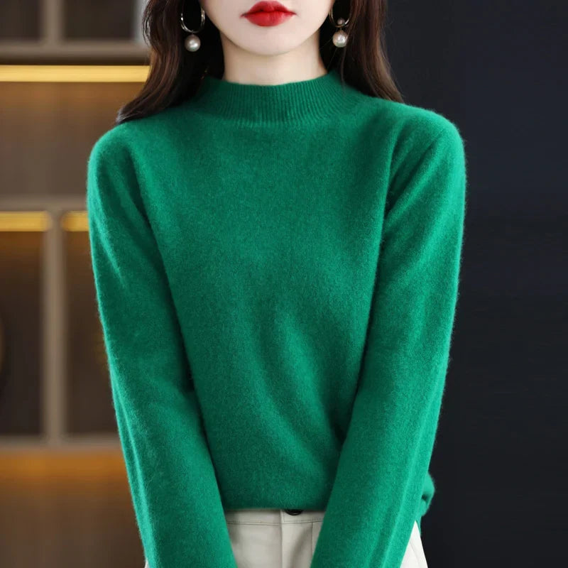 Maglione da donna a collo alto e vestibilità aderente
