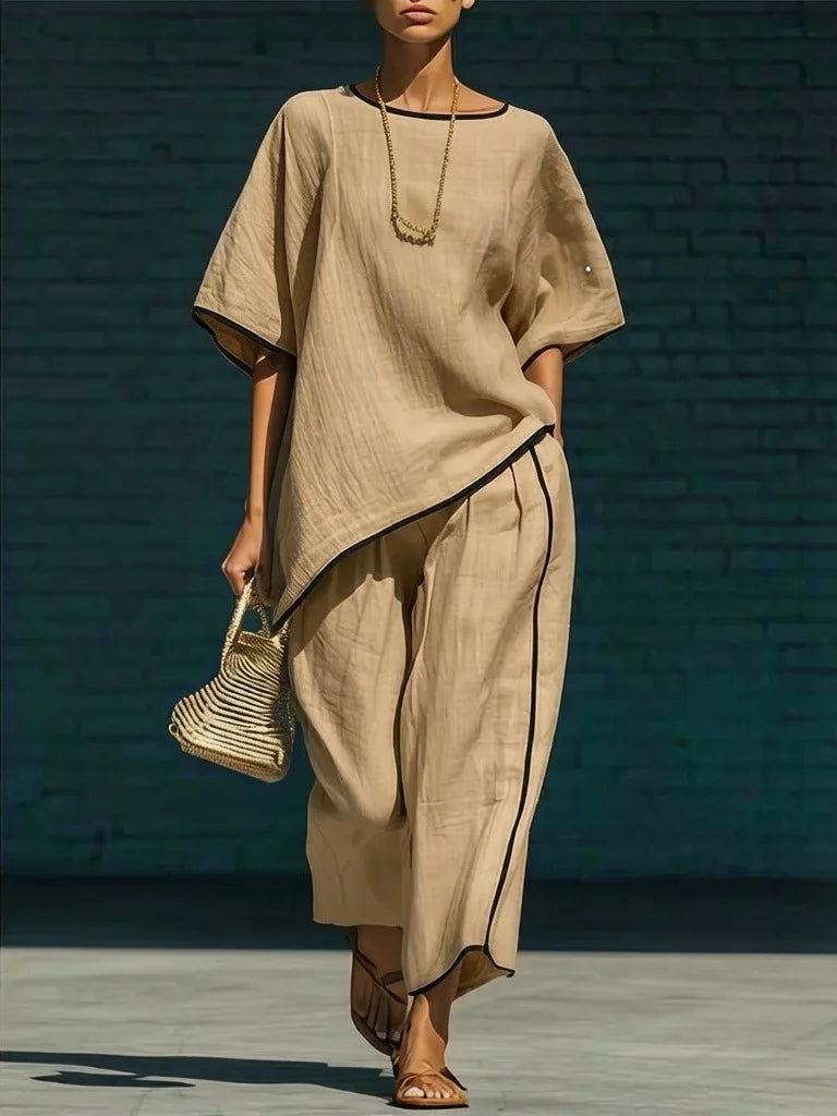 Chic Set with Flowing Tunic and Flared 7/8 Pants