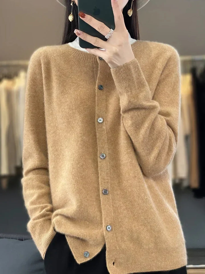 Cardigan da donna con bottoni in maglia morbida
